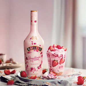 爱尔兰进口 Baileys/百利 草莓奶油味甜酒 700ml