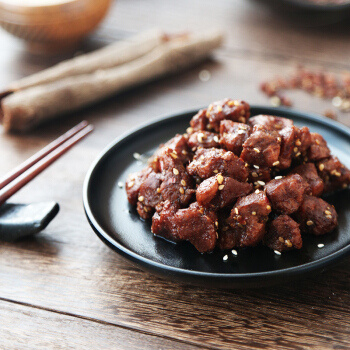 三只松鼠休闲零食大刀肉辣条麻辣面筋素素素牛肉粒130g/袋 *16件 82.4元（双重优惠